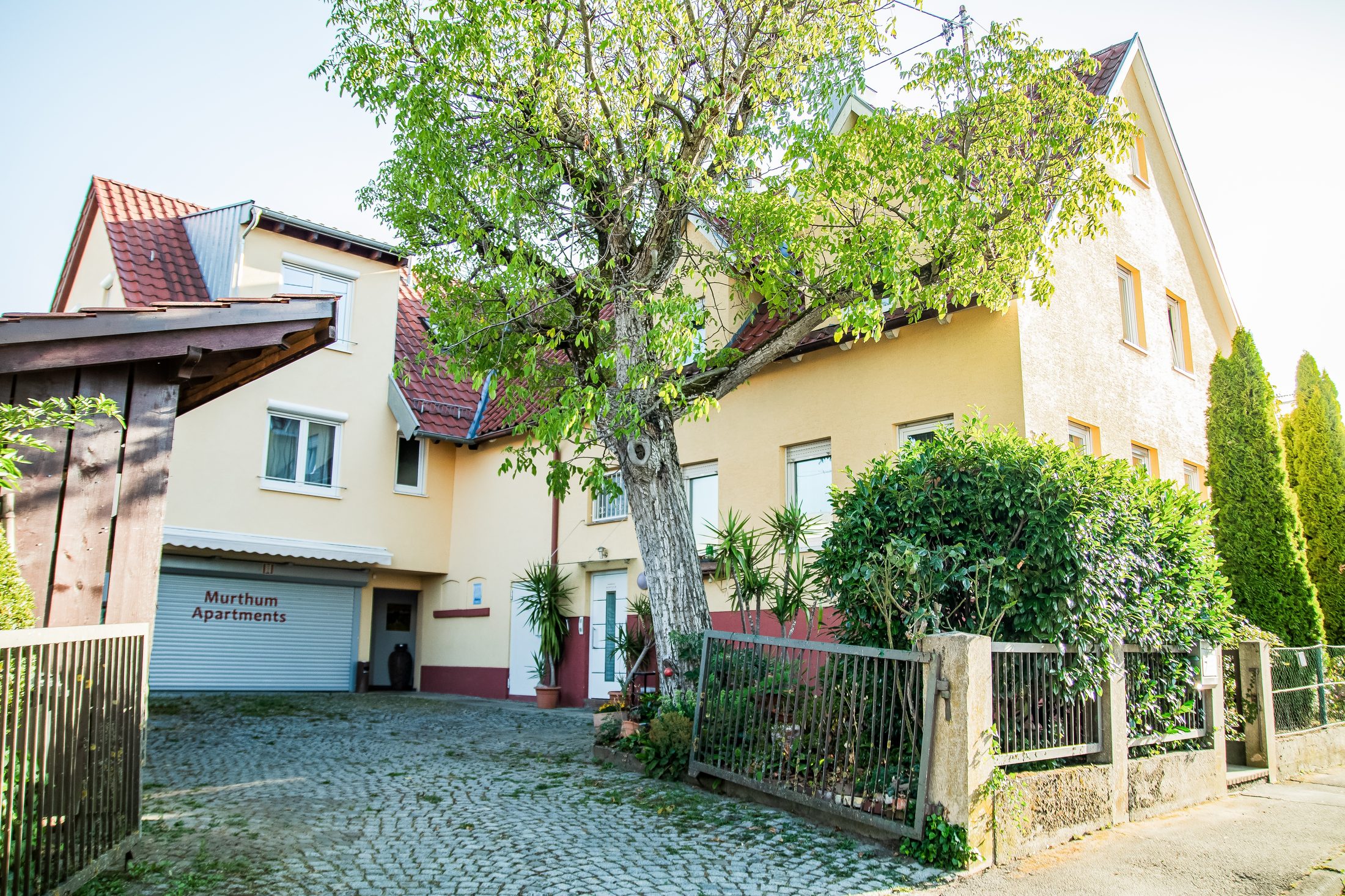 Murthum Apartments Haus